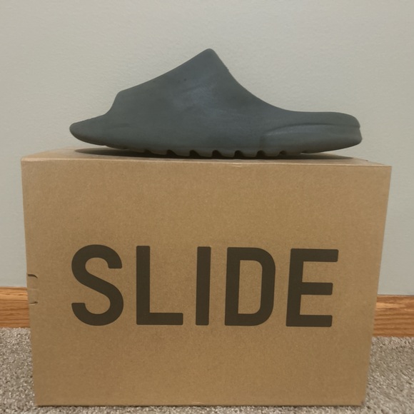 Yeezy Slide Slate Marine